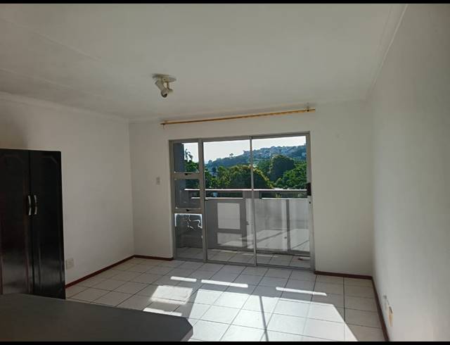 0.5 BEDROOM FLAT RENTED IN WATERVAL PARK